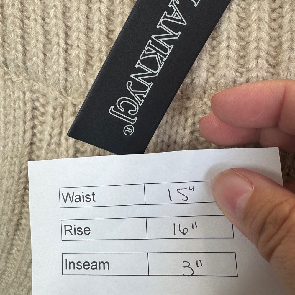 Blank NYC Knit Shorts Cream - Picture 8 of 8